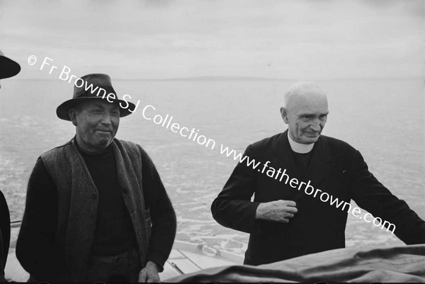 BOATS AND BOATMEN WITH LIFEBOAT TO INNISHMAAN CASHLA BAY  FR KILLEAN PP AND FR KEANE S.J.